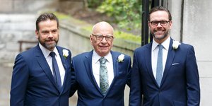 Ο Rupert Murdoch με τους γιους του Lachlan Murdoch και James Murdoch