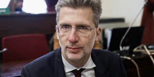 Ακης Σκέρτσος, πουα πουκαμισο