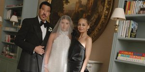 Η Sofia Richie στο γάμο της με τον πατέρα της Lionel Richie και την αδελφή της Nicole Richie