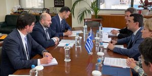 Συνάντηση του Κώστα Σκρέκα με τον ομόλογό του της Μολδαβίας