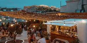 Φωτογραφία: Instagram/@retirebar.athens