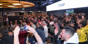 Αξέχαστη ποδοσφαιρική βραδιά σε εκπληκτική ατμόσφαιρα