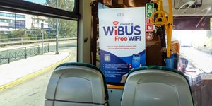 αφισα WiBUS για δωρεάν WiFi σε λεωφορεία