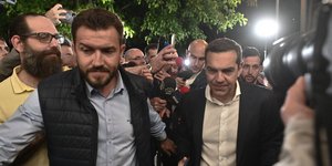Ο Αλέξης Τσίπρας χθες στην Κουμουνδούρου μετά τη συντριπτική ήττα