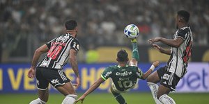 Ο Ρόνι σκόραρε με ανάποδο ψαλίδι, αλλά ο Video assistant referee είχε διαφορετική άποψη