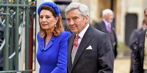 Οι γονείς της Κέιτ στη στέψη του βασιλιά Καρόλου