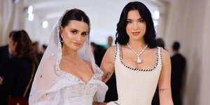Ντούα Λίπα και Πενέλοπε Κρουζ στο Met Gala 2023