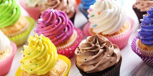 Λαχταριστά χρωματιστά cupcakes