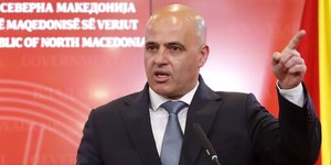 O Ντίμιταρ Κοβατσέφσκι σε ομιλία του
