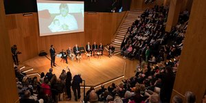 Δήμος Αθηναίων: «Μιλτιάδης Έβερτ» ονομάζεται πλέον το Αμφιθέατρο της Τεχνόπολης