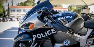 Αστυνομία Twitter hashtag Suzuki Hayabusa ΕΛΑΣ μηχανή