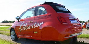 Το Fiat 500 γίνεται τρίκυκλο και οδηγείται από 16άρηδες