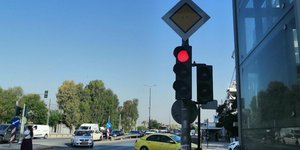 Φανάρι σε δρόμο της Αττικής 