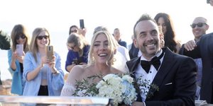 Οι φωτογραφίες που δημοσίευσε η Κατερίνα Καινούργιου από τον γάμο της Μαριλού Κοζαρή