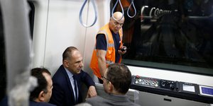 Γιώργος Γεραπετρίτης στο μετρό Θεσσαλονίκης