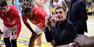 Ο προπονητής του Ολυμπιακού, Γιώργος Μπαρτζώκας, στο 3ο παιχνίδι των πλέι οφ της Euroleague με τη Φενέρμπαχτσε