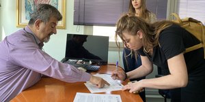 Η πρώτη μονογονεϊκή οικογένεια που αποκτά σπίτι με δωρεάν ενοίκιο στη Θεσσαλονίκη