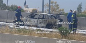 Αυτοκίνητο πήρε φωτιά