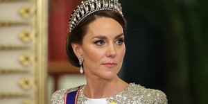 Η Κέιτ Μίντλετον με τιάρα σε επίσημο δείπνο