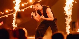 Andrew Lambrou τραγουδα με παθος