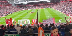 Οπαδοί της Λίβερπουλ αποδοκίμασαν τον εθνικό ύμνο λόγω της στέψης του βασιλιά Καρόλου