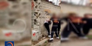 Μενίδι ξυλοδαρμός ανήλικοι βίντεο