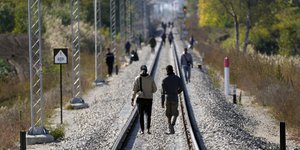 μεταναστες σε ραγες 