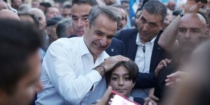 Ο Κυριάκος Μητσοτάκης είπε μια μαντινάδα με φόντο τις εκλογές στην ομιλία του στο Ηράκλειο Κρήτης 