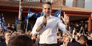 Ο Κυριάκος Μητσοτάκης στο Περιστέρι