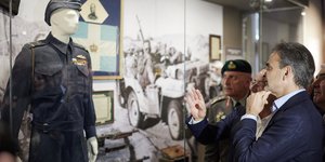 Στο Πολεμικό Μουσείο Χαλκίδας ο Μητσοτάκης