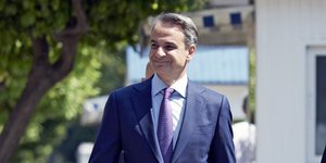 Ο Κυριάκος Μητσοτάκης προς το Προεδρικό Μέγαρο