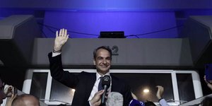 O Kυριάκος Μητσοτάκης στα γραφεία της ΝΔ στην οδό Πειραιώς