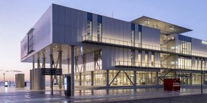 Eνα μουσείο σαν πλοίο στην άκρη του Βόσπορου