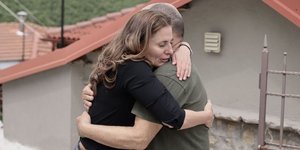 Μπέττυ Μπαζιάνα: Συναντήθηκε σήμερα με συγγενείς θυμάτων της τραγωδίας των Τεμπών