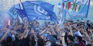 Νάπολι Νάπολη οπαδοί πρωτάθλημα πανηγυρισμοί
