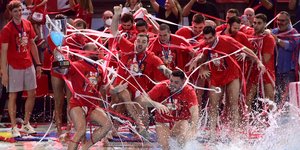 O Ολυμπιακός κατέκτησε και αυτήν τη σεζόν το πρωτάθλημα Ελλάδας στο πόλο Ανδρών