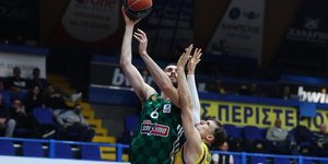 Μάχη ανάμεσα σε Παναθηναϊκό και Περιστέρι