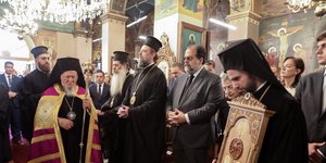 Ο Νικόλας Πατέρας στη θεία λειτουργία την περασμένη Κυριακή στον ΙΝ Αγίου Νικολάου, παρουσία του πατριάρχη Βαρθολομαίου