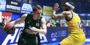 Φάση από το game 4 ανάμεσα σε Περιστέρι και Παναθηναϊκό