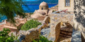 πετροχτιστη μοναδα θεα θαλασσα