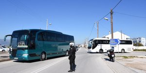 Πούλμαν σε ελληνικό δρόμο 