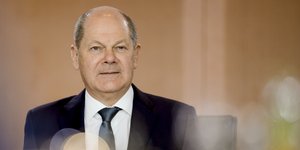 Ολαφ Σολτς καφε φοντο