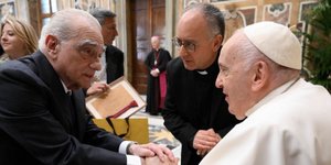 Ο Μάρτιν Σκορτσέζε συναντήθηκε με τον Πάπα Φρακίσκο και αποκάλυψε πως ετοιμάζει νέα ταινία για τον Ιησού