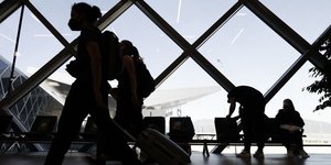 σκιες στο αεροδρομιο