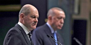 Ο Γερμανός καγκελάριος Όλαφ Σολτς και ο πρόεδρος της Τουρκίας Ρετζέπ Ταγίπ Ερντογάν