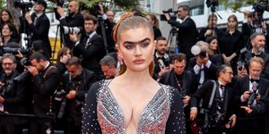 Η Σοφία Χατζηπαντελή στο κόκκινο χαλί της ταινίας "Killers Of The Flower Moon" κατά τη διάρκεια του 76ου ετήσιου φεστιβάλ κινηματογράφου των Καννών