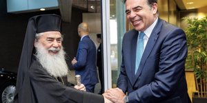 Συνάντηση Μ.Σχοινά με τον Μακαριώτατο Πατριάρχη Ιεοσολύμων Θεόφιλο Γ' 