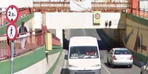 Το τούνελ που «καταπίνει» οχήματα