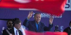 Απόλυτο φαβορί ο Ρετζέπ Ταγίπ Ερντογάν στο δεύτερο γύρο των τουρκικών εκλογών