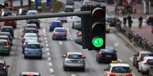 Φανάρια ρύθμισης κυκλοφορίας σε δρόμο 